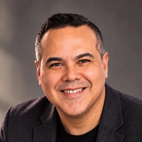 Luis Pacheco, equipo de Clicktonita
