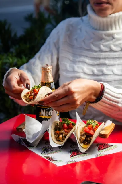 Taquería y comida casual